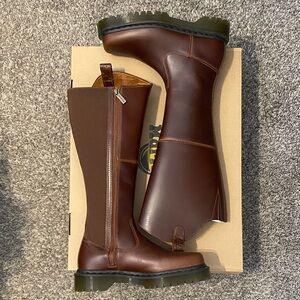 BNIB Dr Martens Amaayah Boots